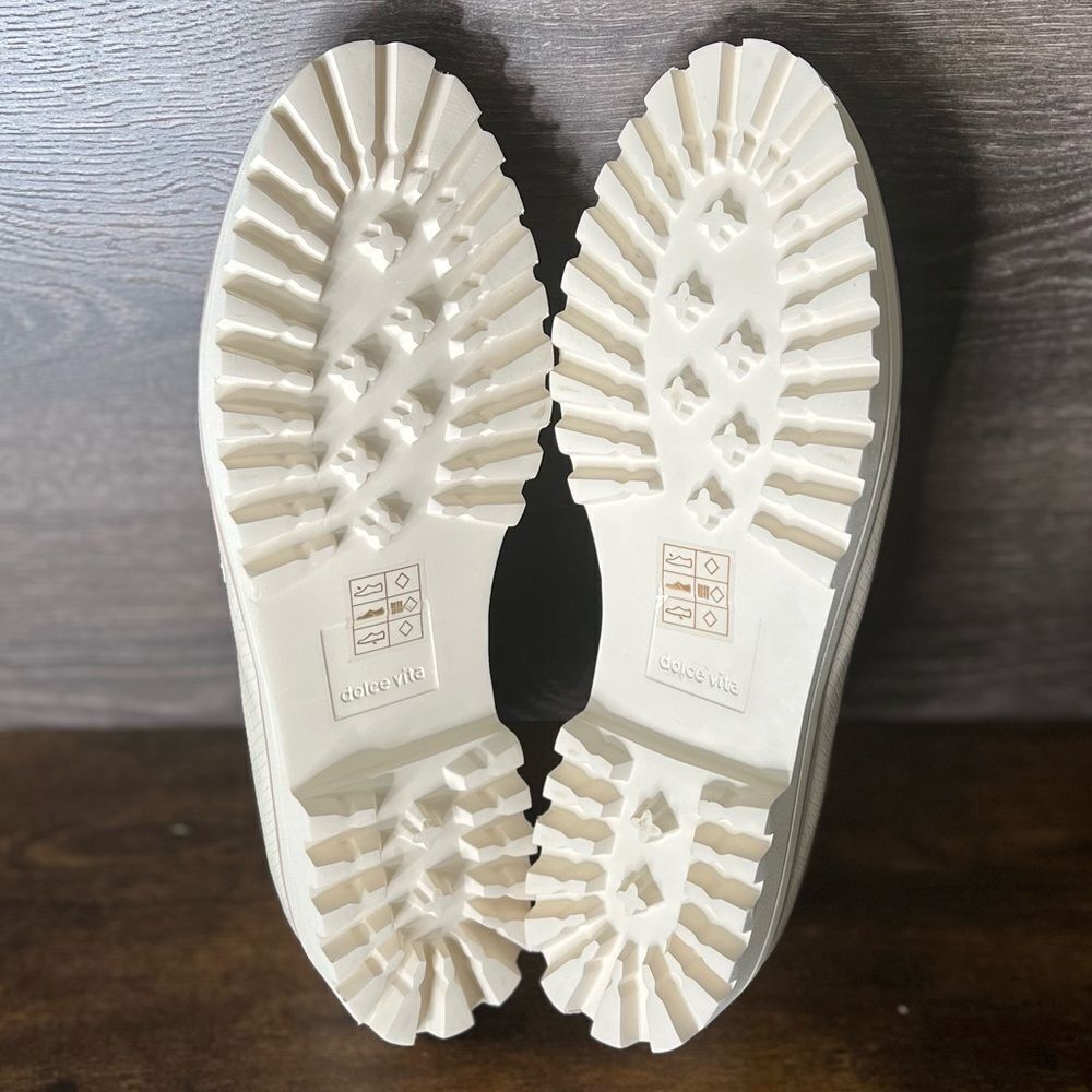 Dolce Vita Elias Flat Embossed Leather Loafer in Ivory. Size 10. New! - Picture 13 of 14